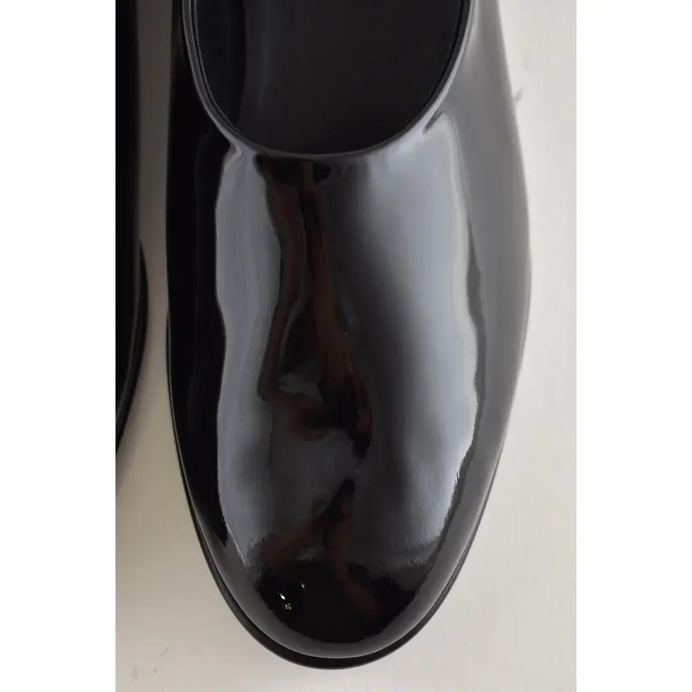 Chanel RUNWAY 25C Black Patent CC Logo Slip On Moccasin Ballet Loafer Flat 38c